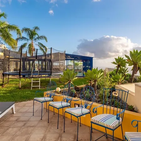 With Swimmingpool And Panoramic View Madeira Funchal (Madeira)